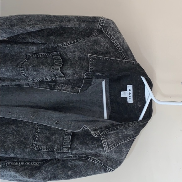 Button down shirt - Picture 2 of 4